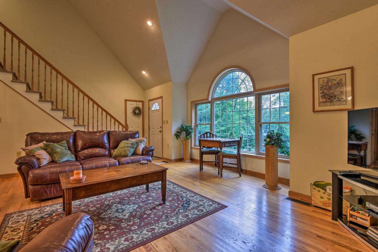 Pocono Mountain Home With 3 Community Lakes! Gouldsboro Exterior foto