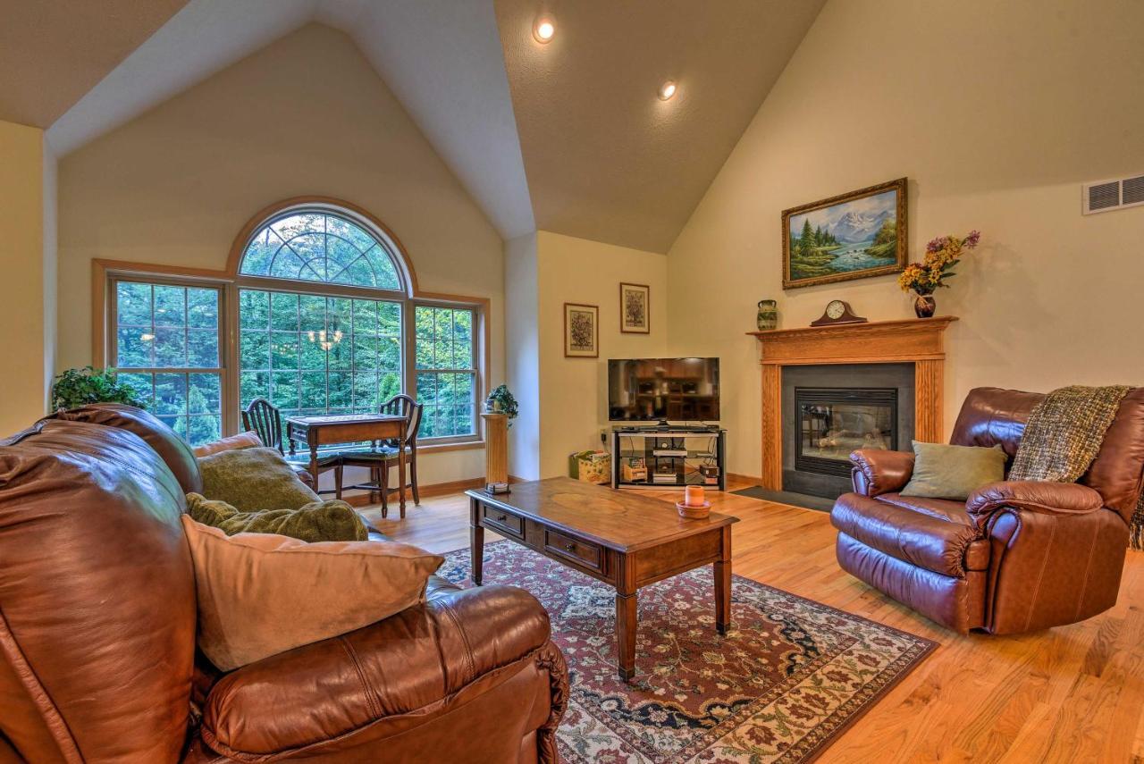 Pocono Mountain Home With 3 Community Lakes! Gouldsboro Exterior foto